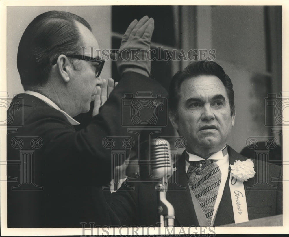 1971 Press Photo George Wallace sworn in at inauguration - abna41381 - Historic Images