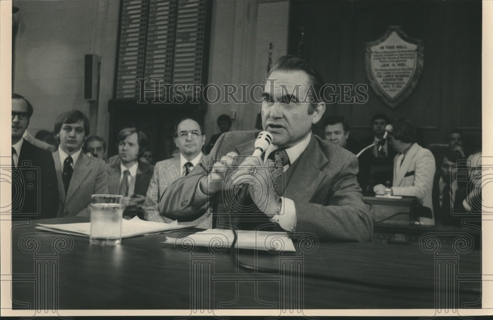 1975, George Wallace address special session - abna41383 - Historic Images