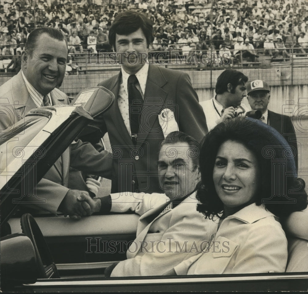 1973 Press Photo Governor George Wallace and Wife at Talladega Race, Alabama - Historic Images