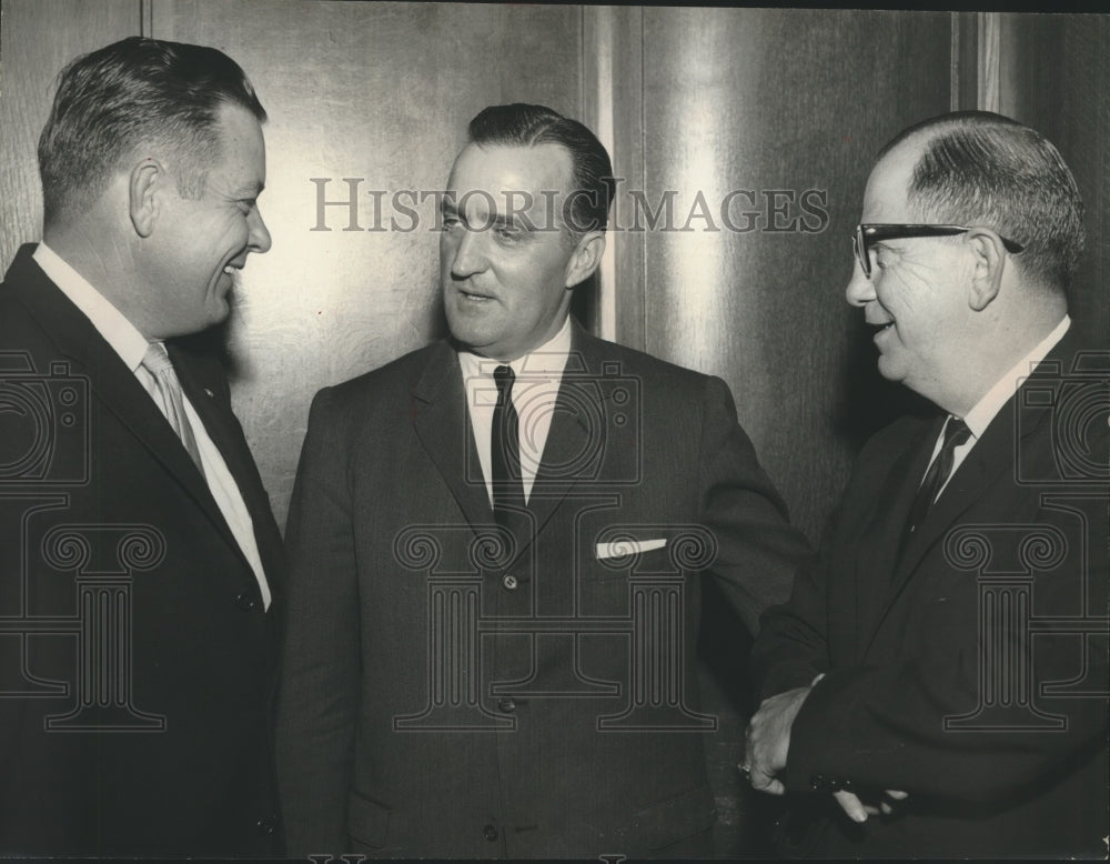 1962 Birmingham Mayor Arthur J. Hanes, Center, Chats With Leaders - Historic Images