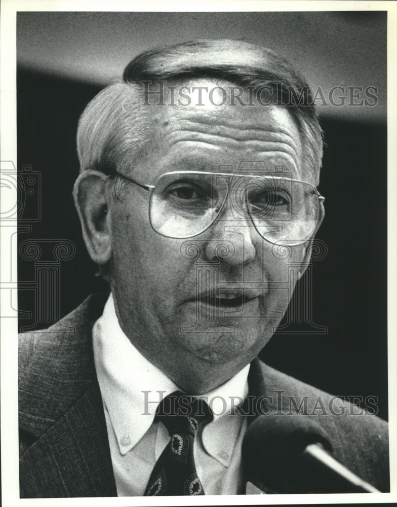 1992, Guy Hunt Speaks to Crowd at Gwin Elementary School - abna41630 - Historic Images