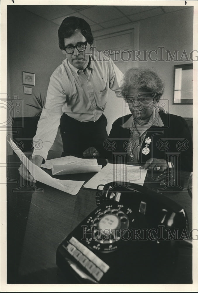 1986 Arthur Payne, politician, with Bobbie McDowell, Alabama - Historic Images
