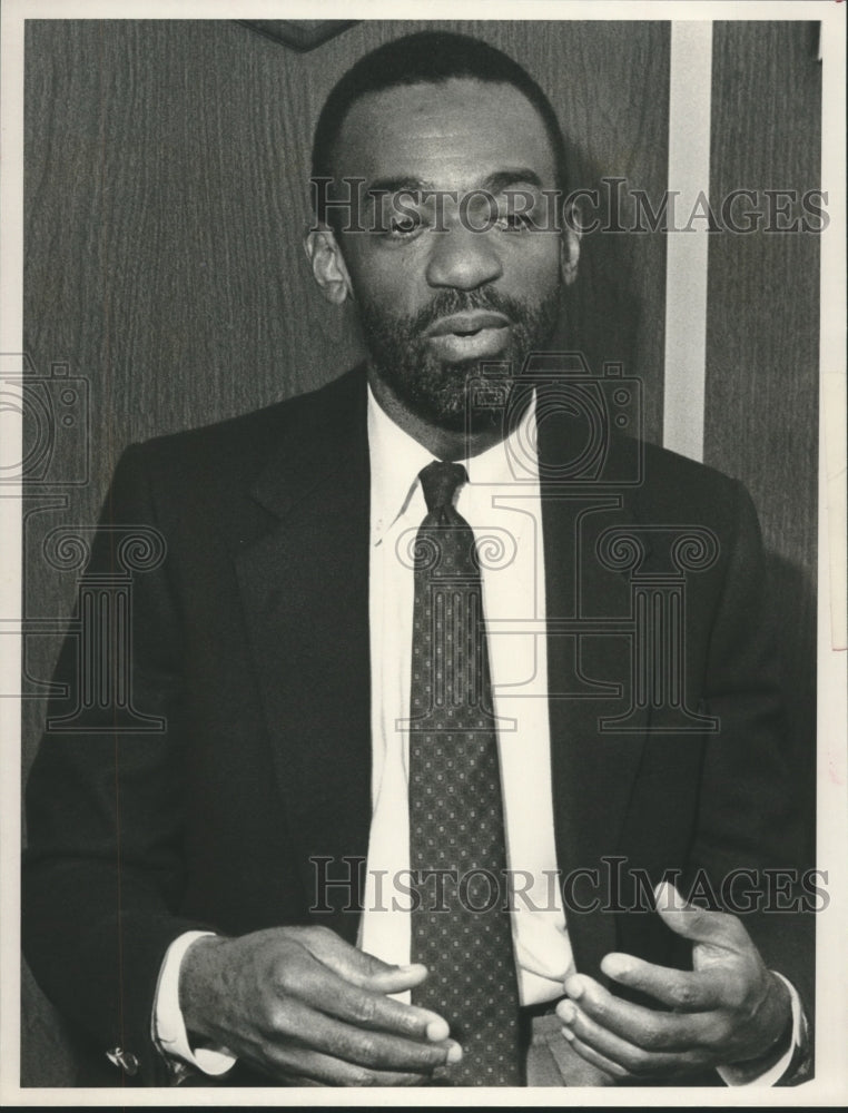 1988 Appraiser Otis Stewart Jr. - Historic Images