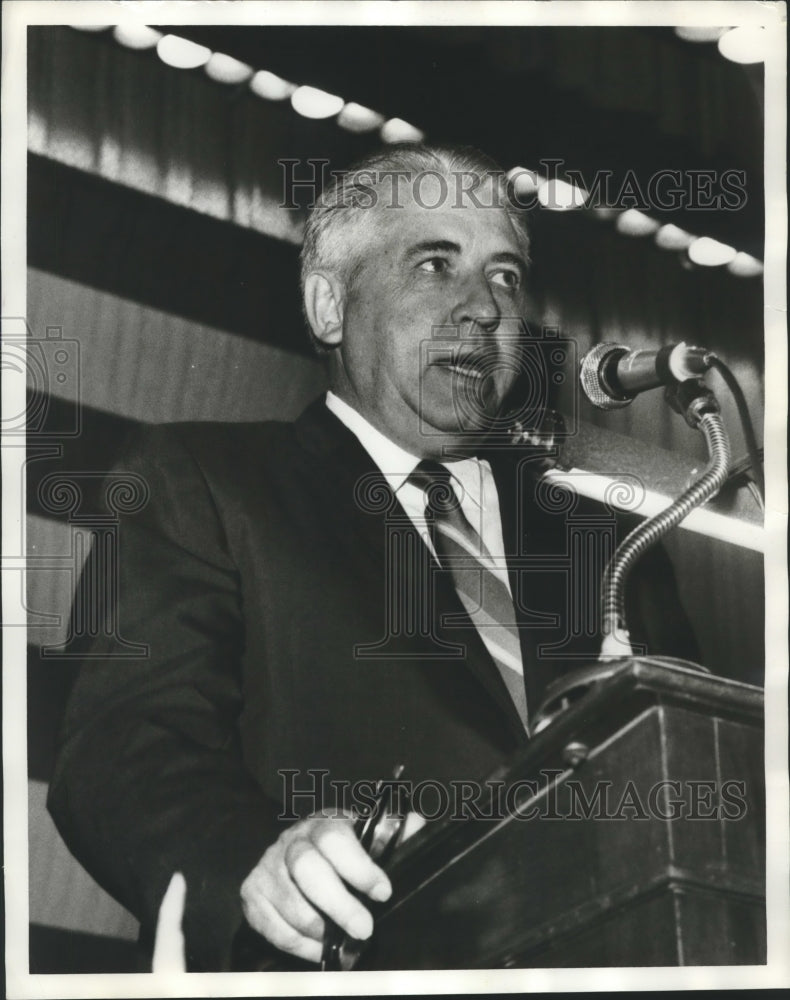 1968 Press Photo Doctor Ernest Stone, educator, at podium, Alabama - abna41744 - Historic Images