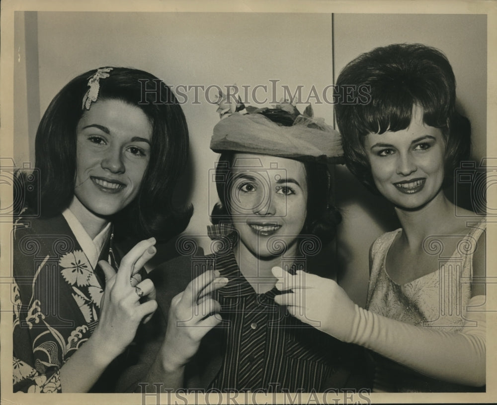 1966 Press Photo Three Contestants of the Junior Miss Alabama Pageant Contest - Historic Images