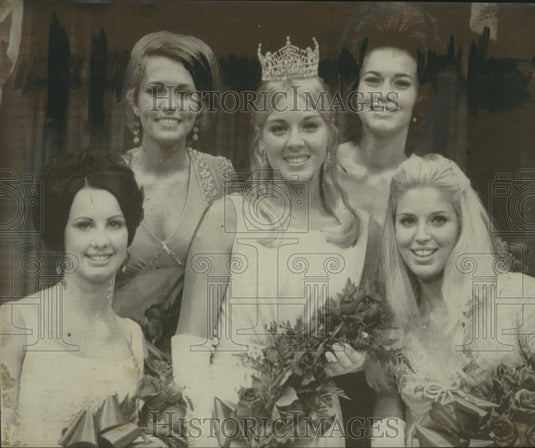 1971, Five Contestants of the Miss Alabama Competition with Winner - Historic Images