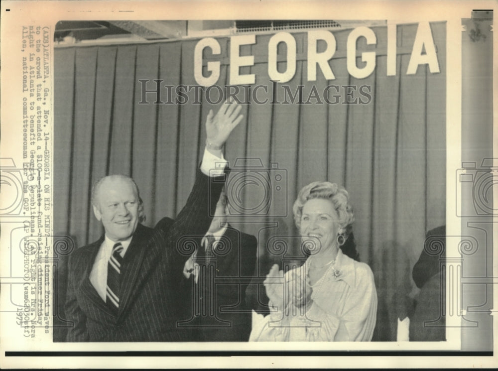 1975 President Ford Waving to Fundraising Crowd with Mrs. Nora Allen - Historic Images