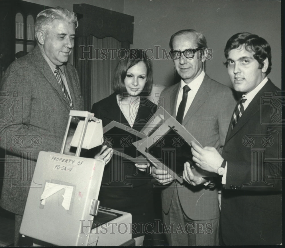1971 Press Photo NASA Scientist Speaks at Jacksonville State University, Alabama - Historic Images