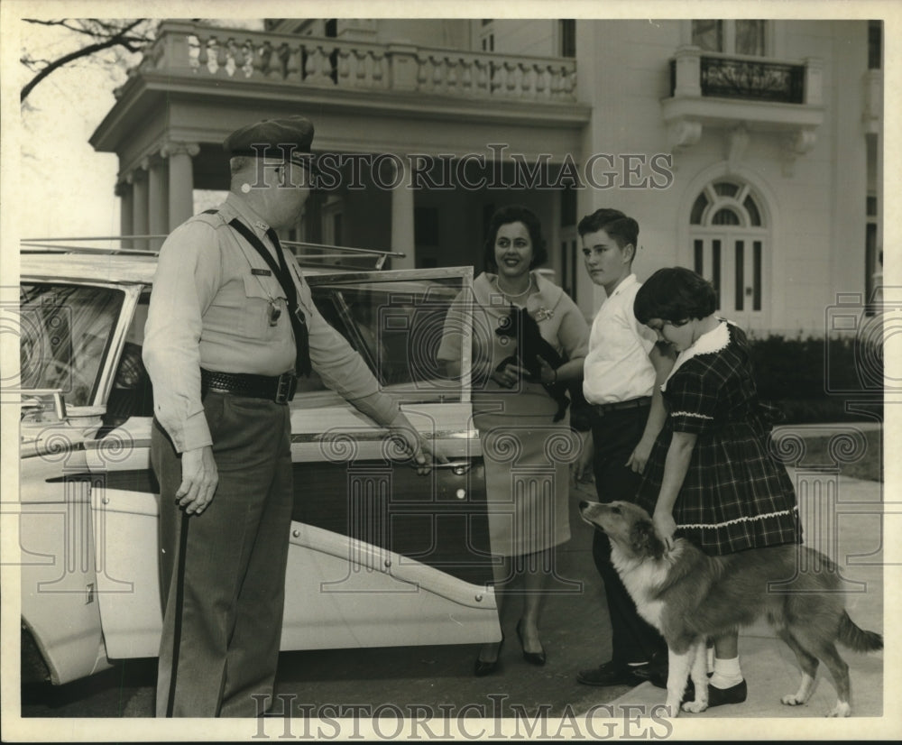 1963 Press Photo Former Alabama Governor Patterson's Family Moves From Mansion - Historic Images