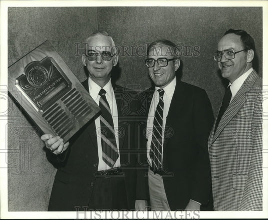 1982 Press Photo Mountain Brook, Alabama Policemen with Award - abna42063 - Historic Images