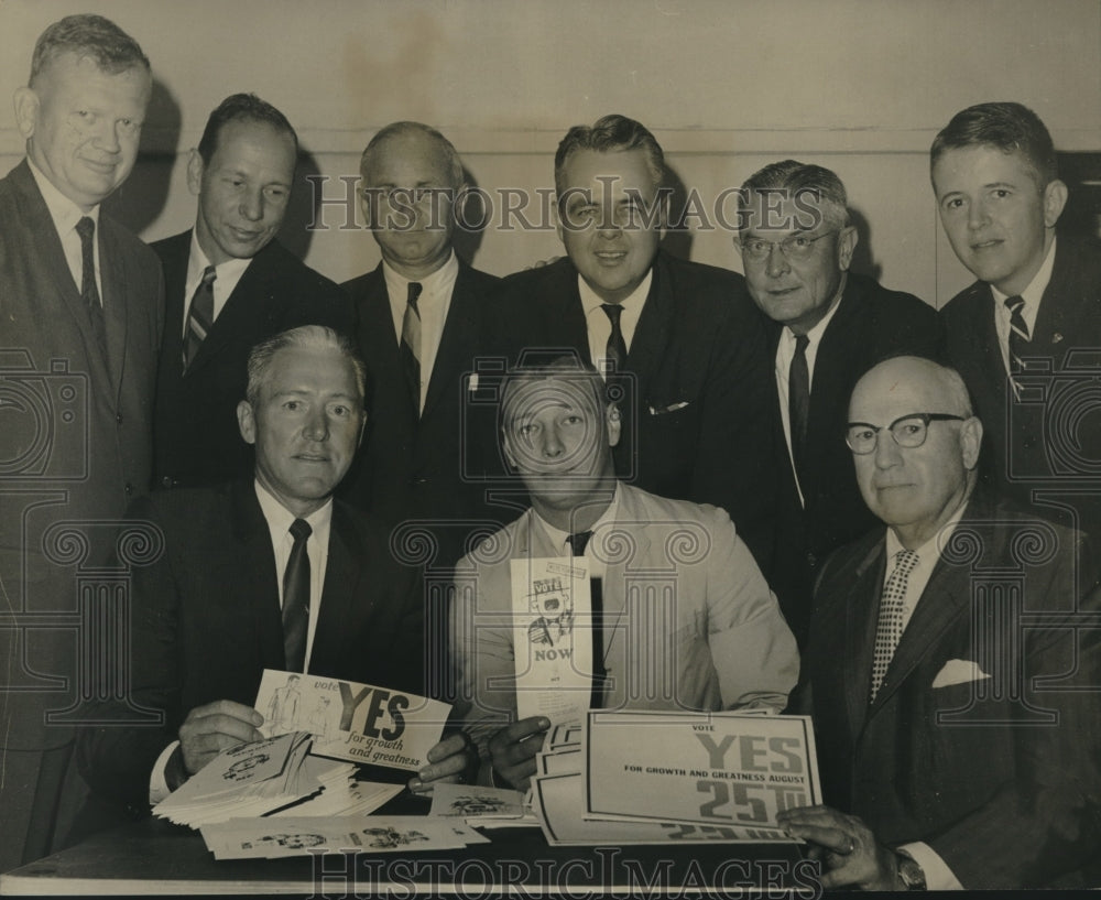 1964 Businessmen Volunteer As Birmingham City Councilmen - Historic Images