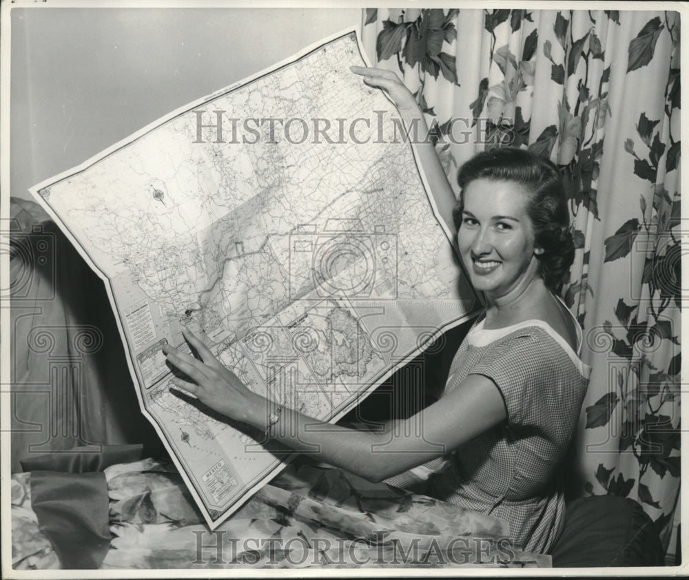 1958 Press Photo Miss Alabama Contestant Barbara Ellis with Map - abna42137 - Historic Images