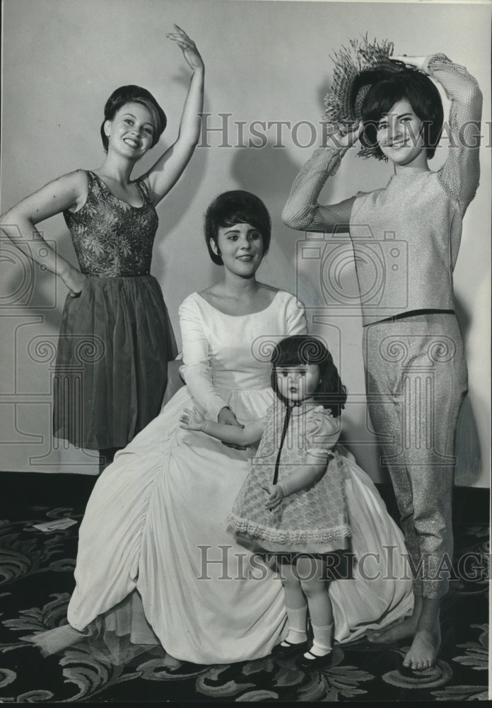 1966 Press Photo Miss Alabama contestants act - abna42367 - Historic Images