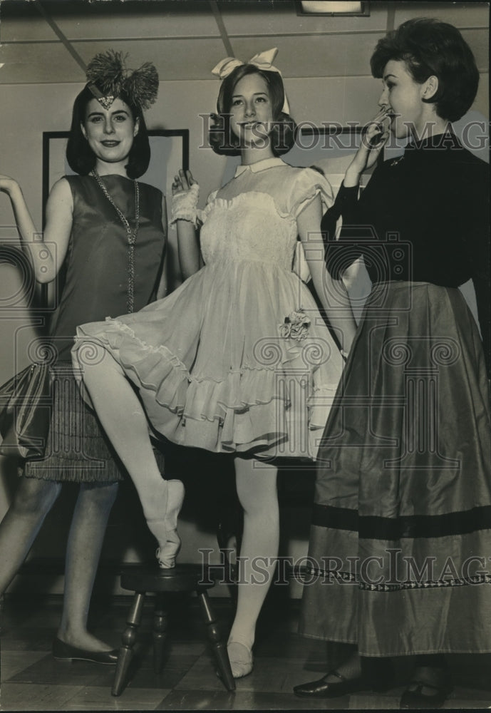 1966 Press Photo Junior Miss Alabama contestants perform - abna42416 - Historic Images