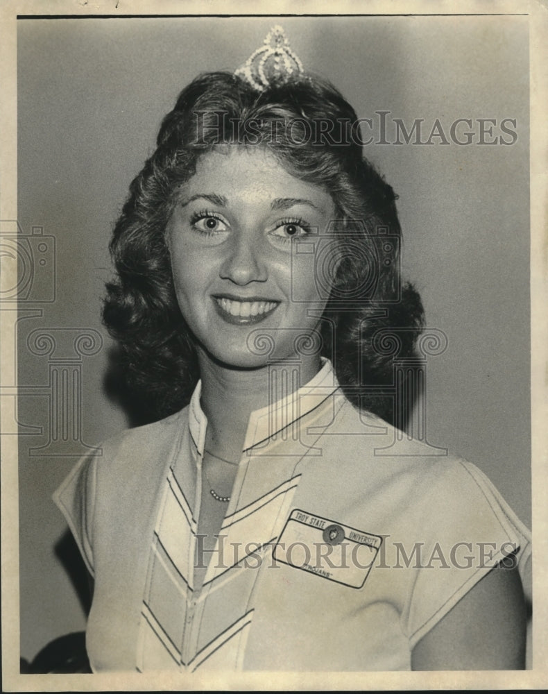 1978, Miss Bama National Tractor Pull Tonia Kirkland of Cottonwood - Historic Images