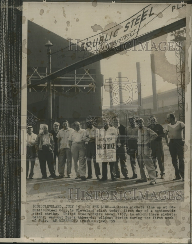 1959 Press Photo United Steelworkers Local 1157 in Cleveland, Ohio is On Strike - Historic Images