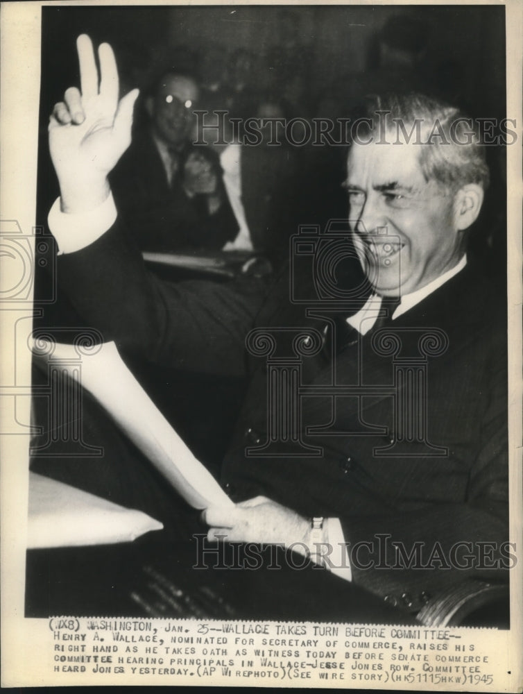 1945 Press Photo Henry Wallace takes oath at Senate hearing in Washington - Historic Images