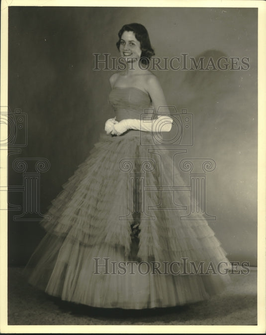 1957, Barbara Clanton, Miss Alabama Contest is 5' 6" tall - abna42551 - Historic Images