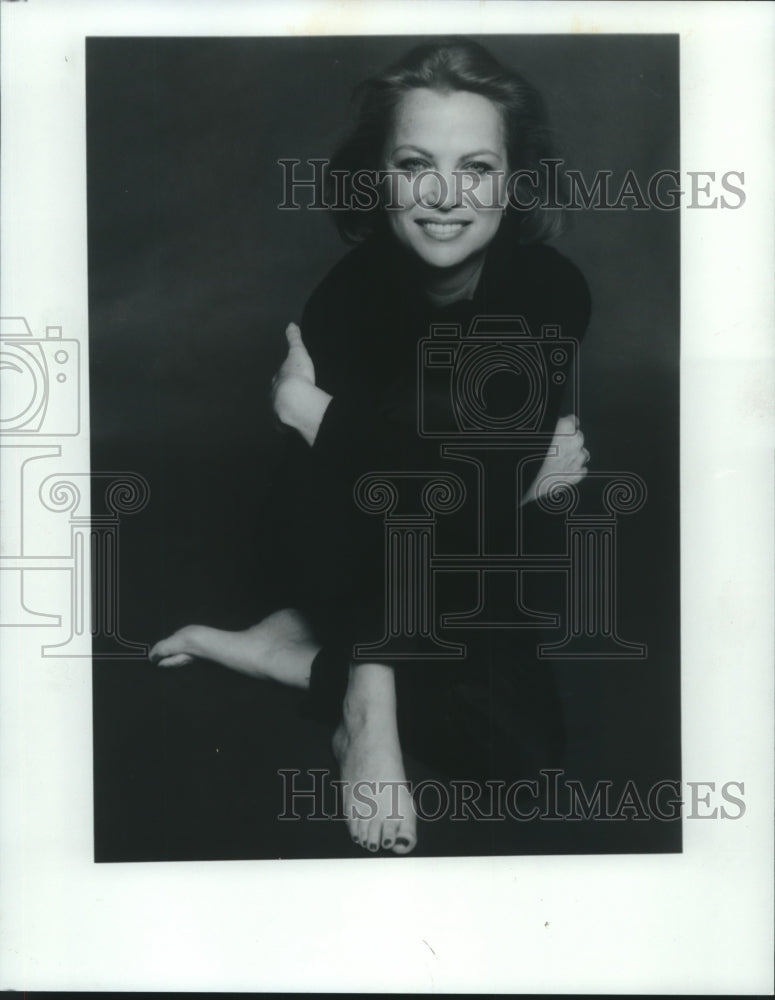 Press Photo Actress Louise Fletcher - abna42618 - Historic Images