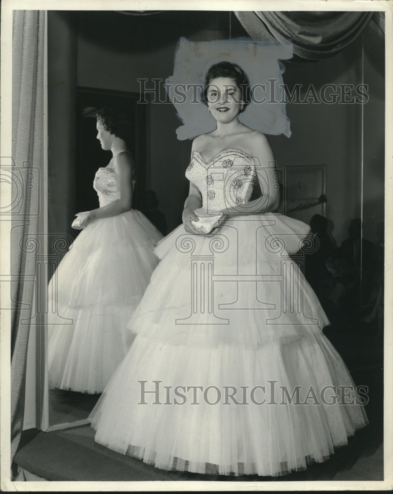 1957 Kitty Glass of Linden, Alabama, Miss Alabama Contest - Historic Images