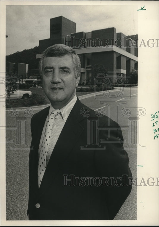 1986 Preston Thompson, Shelby Medical Center, Birmingham, Alabama - Historic Images
