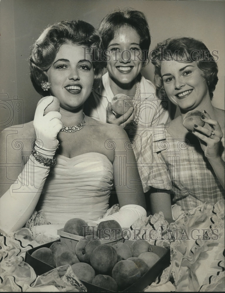 1961 Press Photo Pat Gooden, Becky McCullough, Ann Rush, Miss Alabama Contest - Historic Images