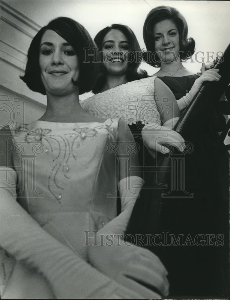 1967 Press Photo Junior Miss Alabama Contestants Peggy Whaley and Others - Historic Images