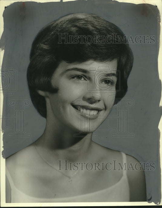 1963, Doris Dressler, of Sylacauga, Junior Miss Alabama Contest - Historic Images