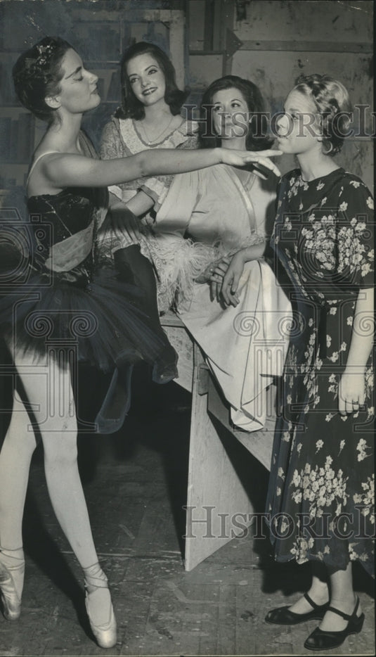 1964 Press Photo Miss Alabama Contest, Talent Contestants backstage practicing - Historic Images