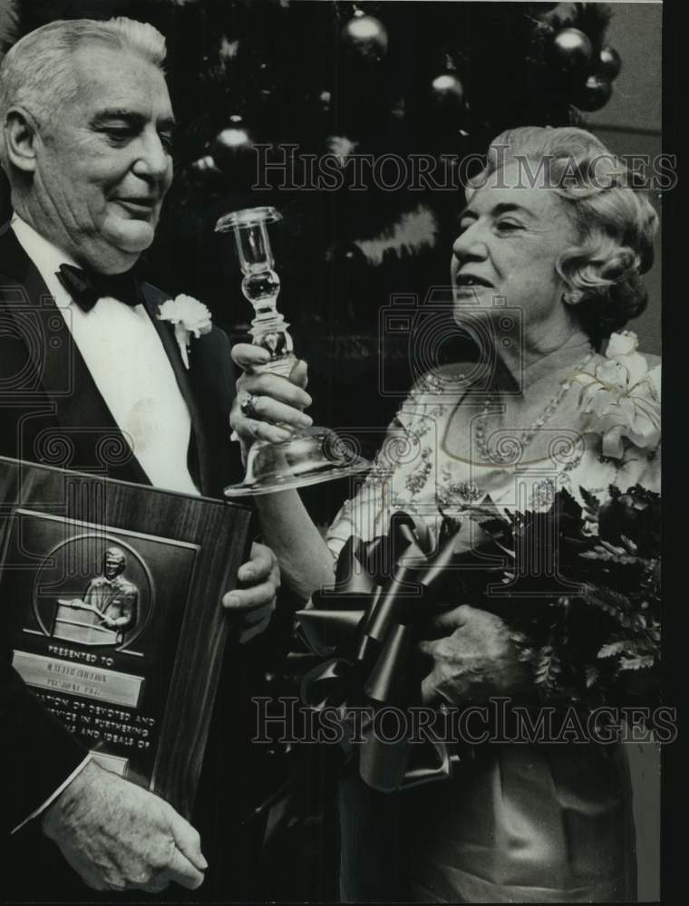 1966, Mr. & Mrs. Walter Bouldin receive Chamber of Commerce plaque - Historic Images