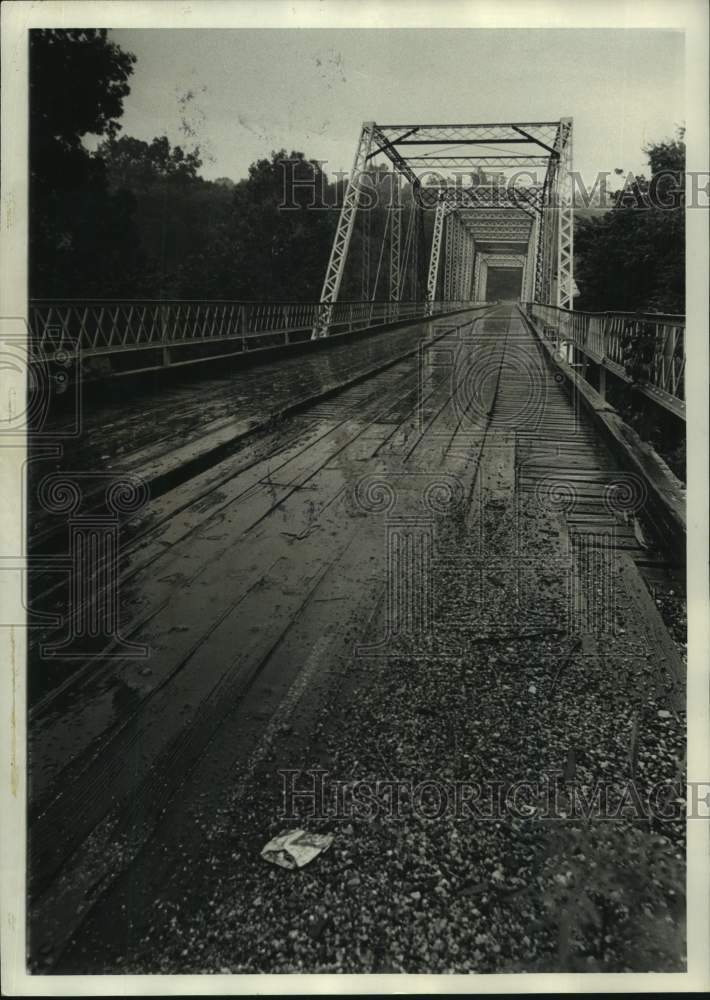 1977 Press Photo Bridge, landscape shot, Warrior, Alabama - abna43234 - Historic Images