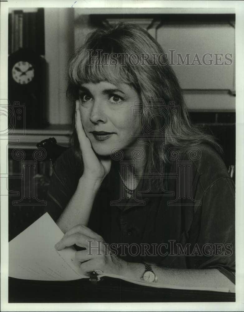 1989 Press Photo Stockard Channing, One of the Actors in Scene from Love Letters - Historic Images