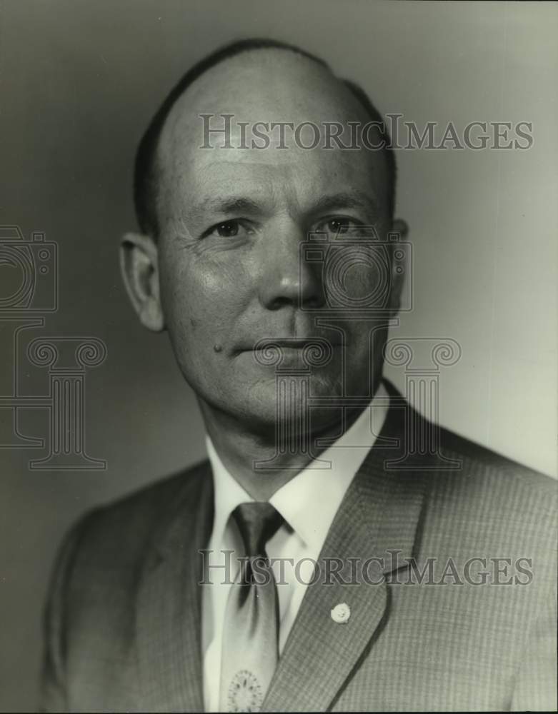 1968, Tom Braswell,Assistant finance director, State of Alabama - Historic Images