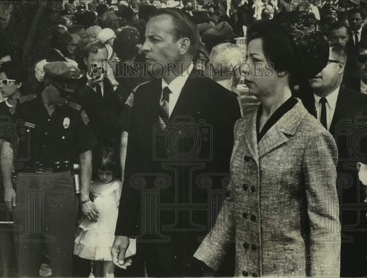 1968, Albert Brewer, governor of Alabama, & wife at funeral - Historic Images