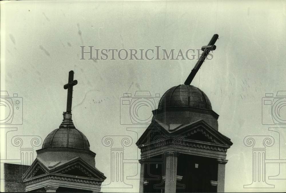 1979 Press Photo Cross on Top of Church Tilted by Hurricane Frederic - abna43495 - Historic Images