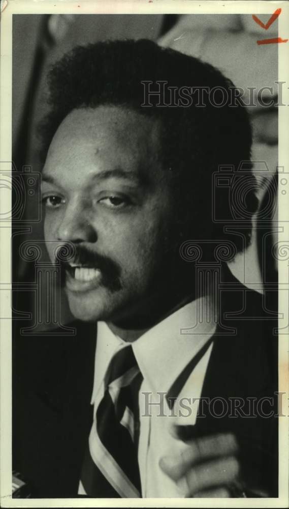 1982 Press Photo Jesse Jackson, columnist, politician - abna43574 - Historic Images