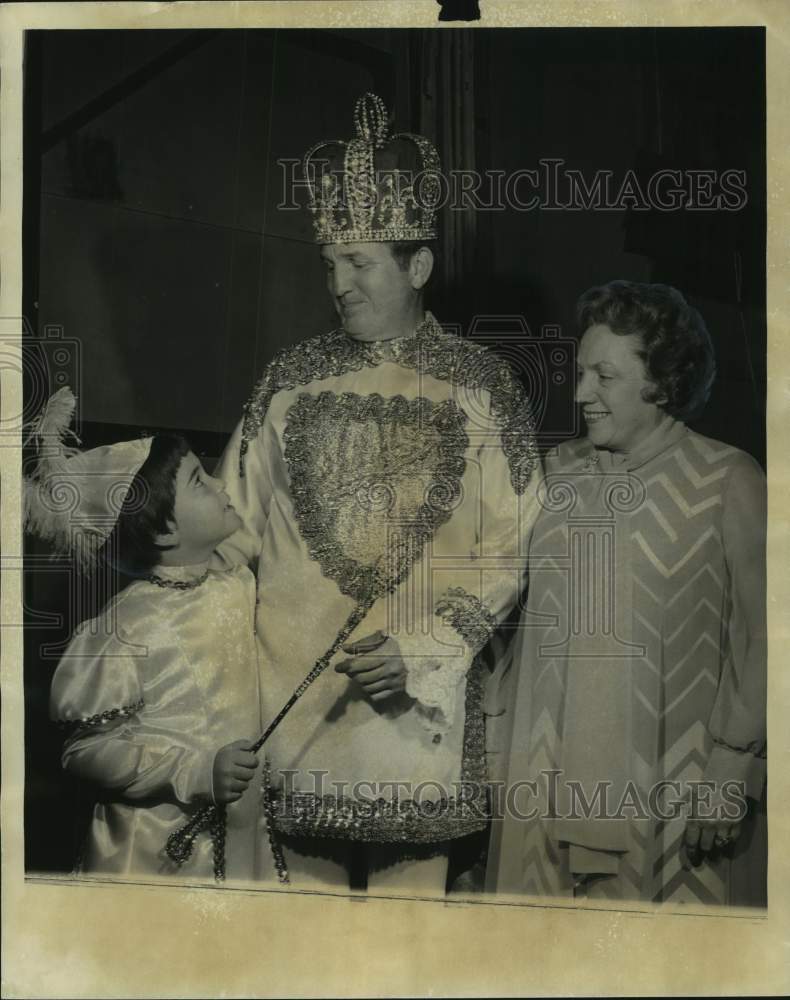 1975 Press Photo King of the Krewe Frank Boyd Reigns Eighth Annual Krewe Ball - Historic Images