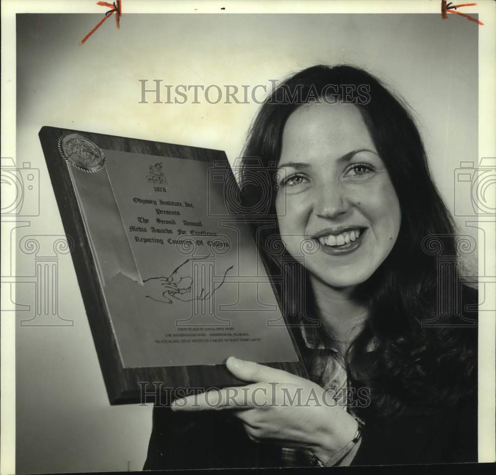 1978 Press Photo Jean Bouler Shows Award for Reporting Excellence - abna43684 - Historic Images