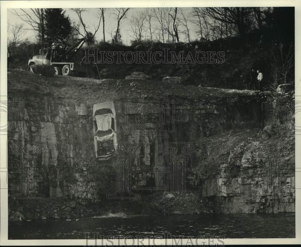 1986 Press Photo Stolen cars at Gum Pond Rock Quarry, Eva, Birmingham, Alabama - Historic Images