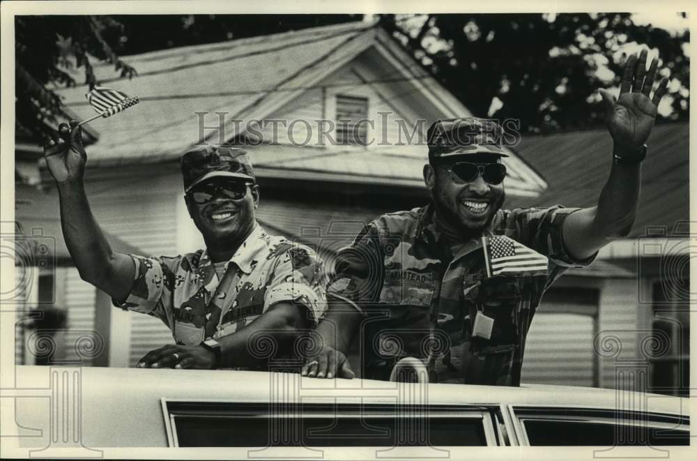 1991 Press Photo Henry Callins, Harold Armstead honored in parade, Ensley, AL - Historic Images