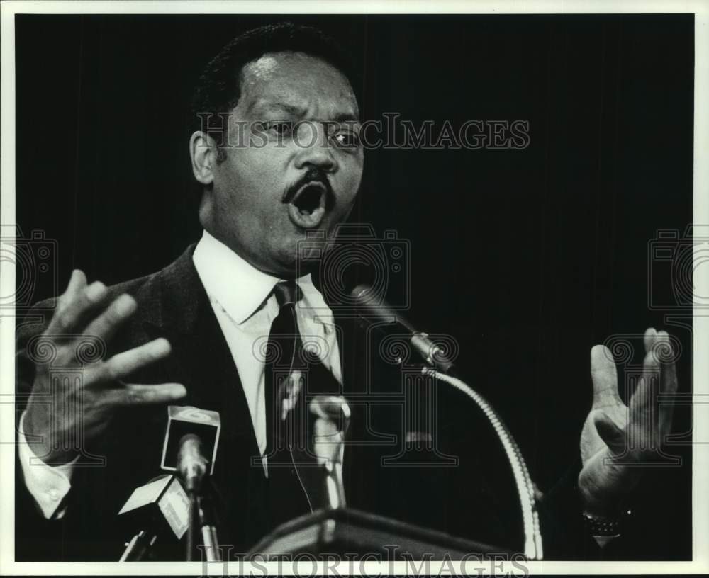 1992 Press Photo Jesse Jackson gives speech at Miles College, Fairfield, Alabama - Historic Images