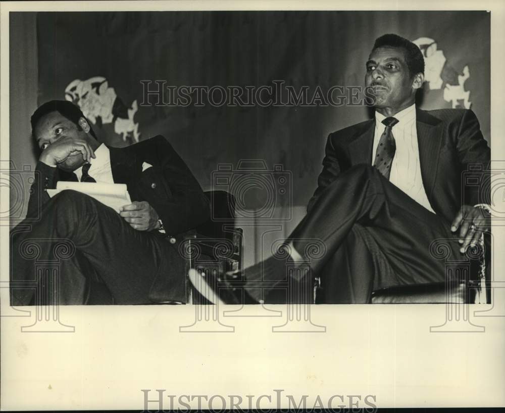 1991 Press Photo Jesse Jackson & Donald Debrow, Carver High School Principal - Historic Images