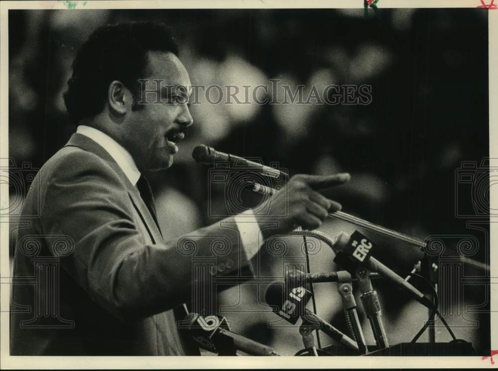 1987 Press Photo Reverend Jesse Jackson Speaks at Wenonah High School - Historic Images