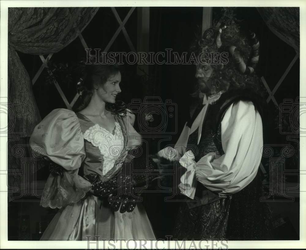 1990 Press Photo Beauty and the Beast, Birmingham Children&#39;s Theatre - abna43817 - Historic Images