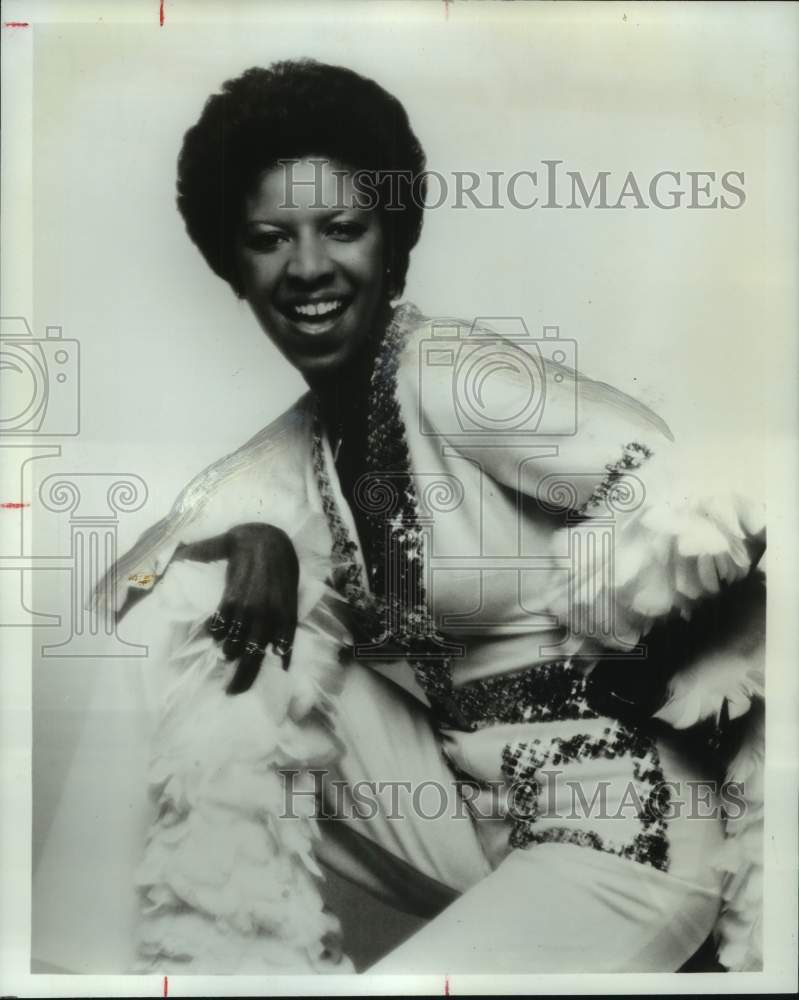 1976 Press Photo Natalie Cole, Grammy Winner, Guest Host &quot;The Midnight Special&quot; - Historic Images