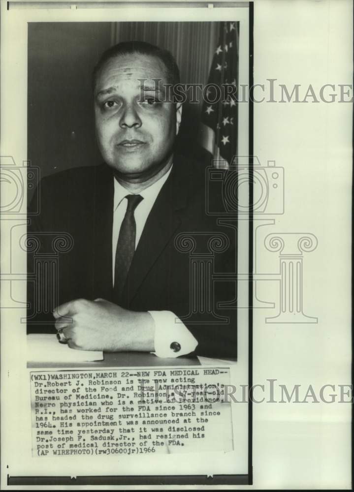 1966 Press Photo Dr. Robert J. Robinson, Food &amp; Drug Administration head - Historic Images
