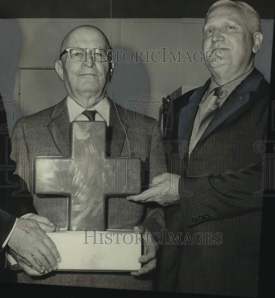 1960, Past Red Cross Chairmen Honored at Luncheon - abna44032 - Historic Images