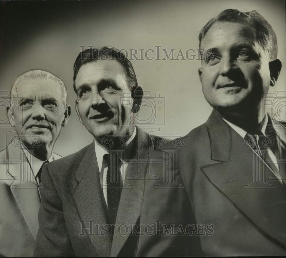 1955 Press Photo Members of Traffic Club Approve Plans for Club's Big Party - Historic Images