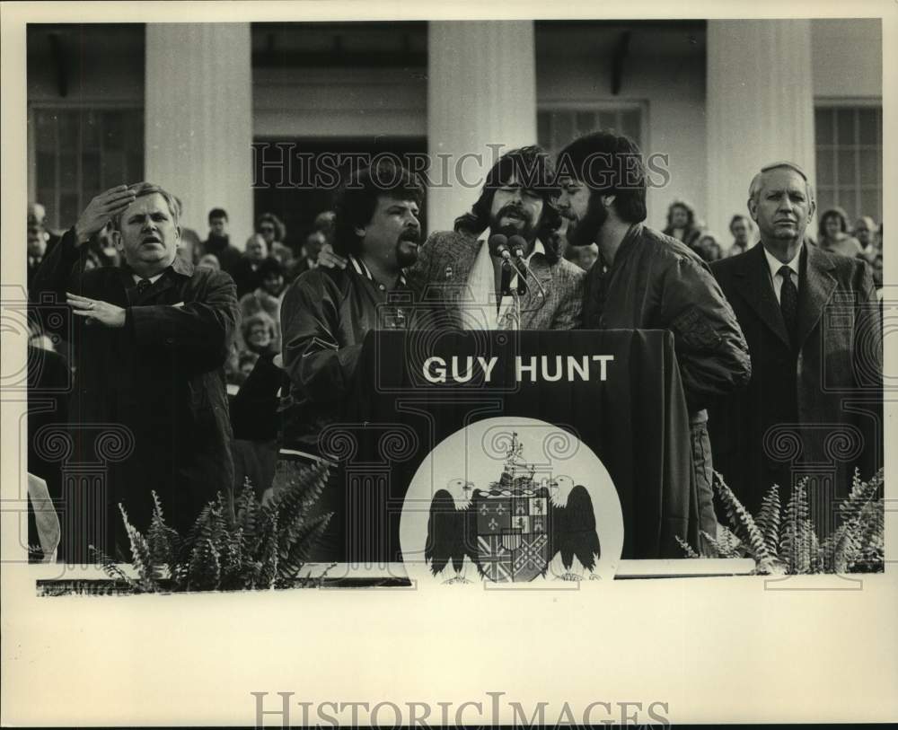 1987 Press Photo Alabama sings National Anthem in Birmingham - abna44083 - Historic Images