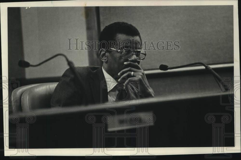 1988 Press Photo Reverend E.A. Rouse, Screening Committee Chair, Birmingham - Historic Images